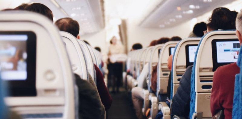 Passagers dans un avion