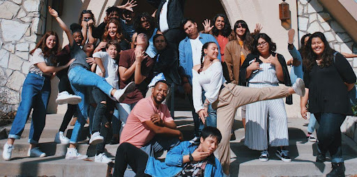 Salariés d’une entreprise posant pour une photo de groupe