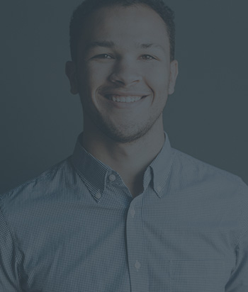 Etudiant souriant ESG Act Etudiant souriant ESG Act
